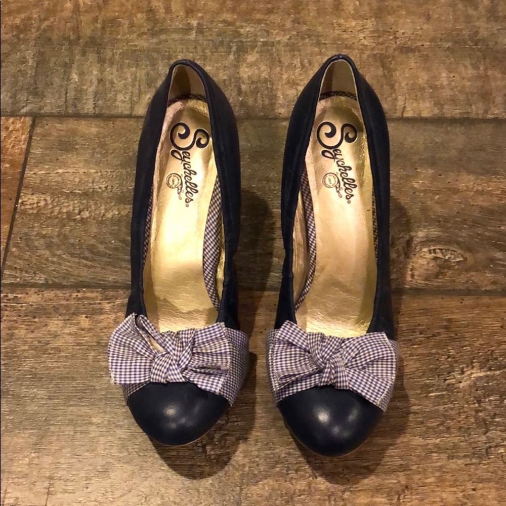Navy Seychelles Pumps